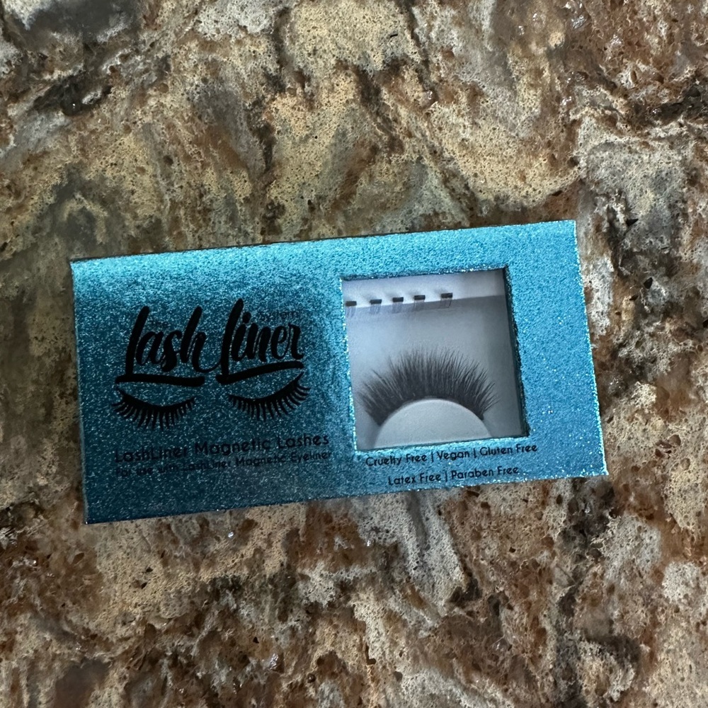 The LashLiner Magnetic Lashes, Chicago